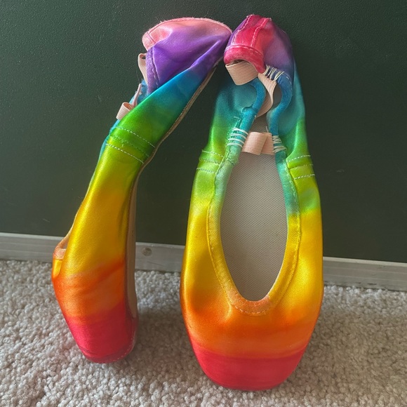 Gaynor Minden Rainbow Pointe Shoes - Picture 6 of 6